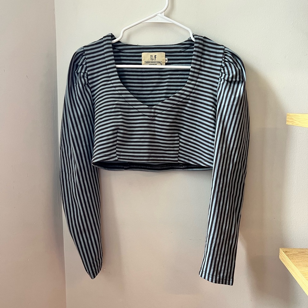 Fashion Brand Company Puff Sleeve Knit Crop Top - Picture 2 of 4